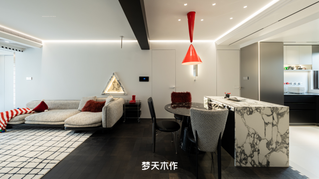 0e92ec3ff4845c84b42540b485fac587.jpg