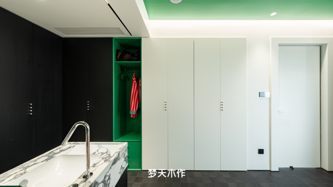 969fe5f710b1419bf8f310e4eb2189a2.jpg