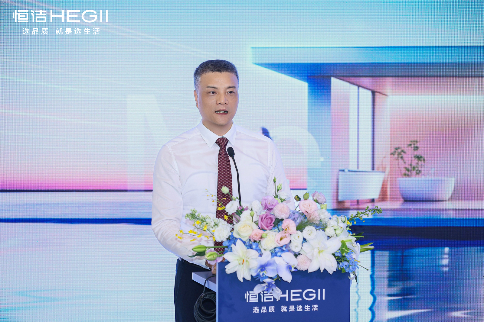 9、董事长谢伟藩先生配图.jpg